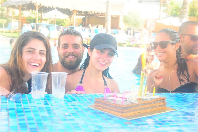Cyan Sunday Club Lets Carnival